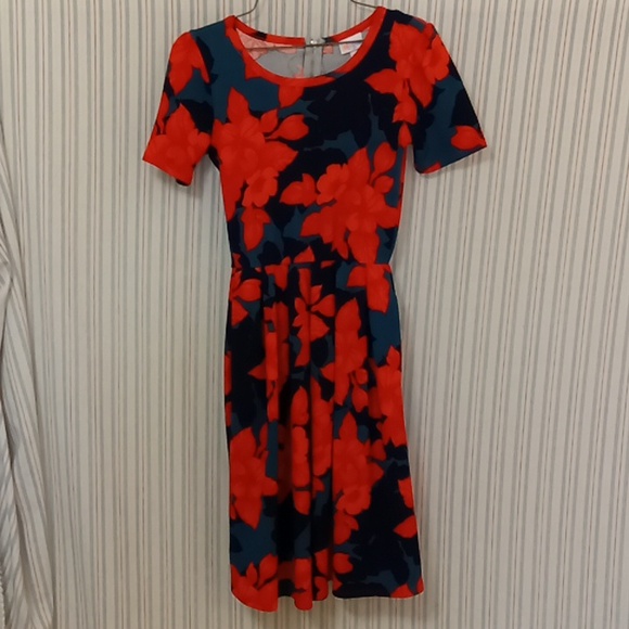 LuLaRoe Dresses & Skirts - LuLaRoe Pretty Black Grey &Red Dress